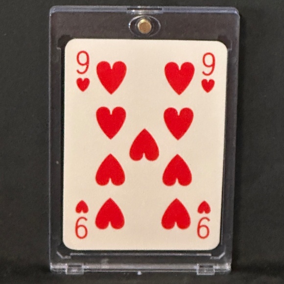 1Gucci playing card 9 of hearts. Navy blue/gold. enclosed case - Picture 2 of 7